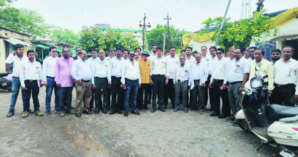 अधिवक्ता संघ खरसिया ने किया 5 जुलाई तक एसडीएम न्यायालय का बहिष्कार