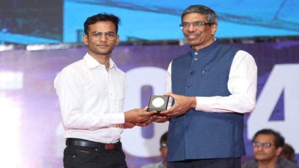 किसान के बेटे ने आईआईटी गांधीनगर में  लहराया परचम, प्रावीण्य सूची में सिल्वर