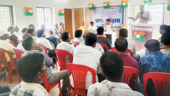 थाना में संगोष्ठी, नए कानूनों पर दी जानकारी