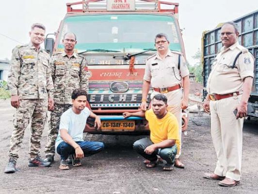 ऑटो गैरेज से चोरी बाईक मिली कबाड़ में, दो बंदी