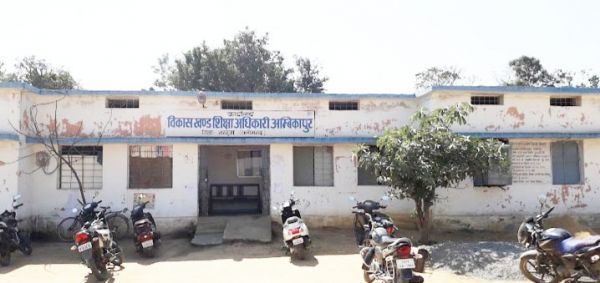 शिक्षा अफसरों का अजीब फरमान, पालक और बच्चे हो रहे परेशान       