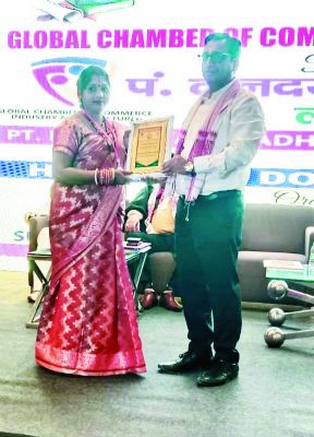 पं. दीनदयाल लीडरशिप अवार्ड राजनांदगांव की विशाखा को