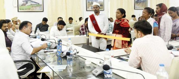 चलो गांव चले अभियान में किसी तरह की लापरवाही नहीं होगी बर्दाश्त