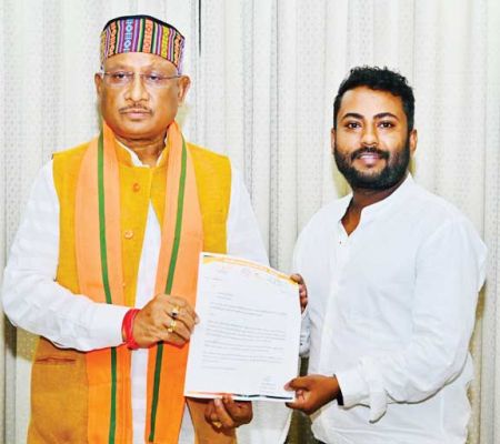 सीएम से आधुनिक व सर्वसुविधायुक्त लाइब्रेरी की मांग