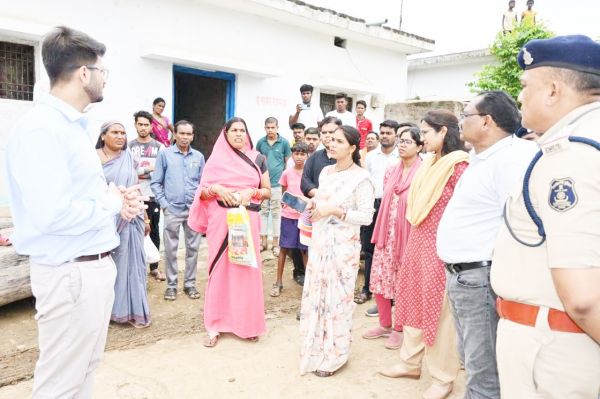 तुरमा में डायरिया के मिले 82 मरीज,  खबर मिलते ही गांव पहुंचे कलेक्टर