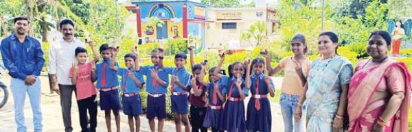 मेधावी छात्र-छात्राओं का सम्मान