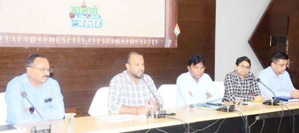 ट्रैफिक नियमों का पालन  सभी को करना जरूरी