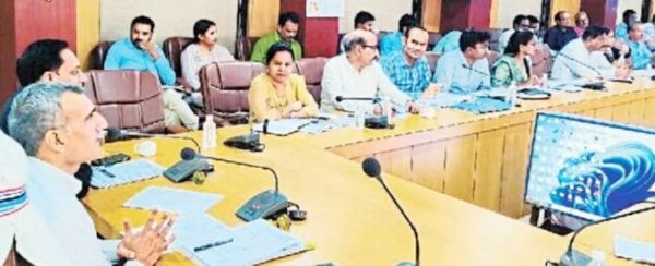 रास्ते से कब्जा हटाने, महतारी वंदन की राशि दिलाने व आर्थिक सहायता की मांग 