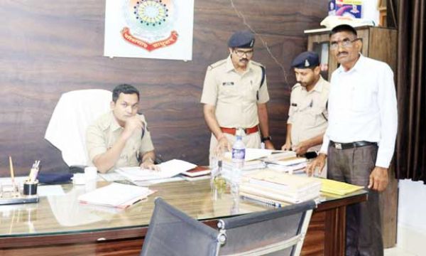 एसपी ने थाना गांधीनगर का किया वार्षिक निरीक्षण