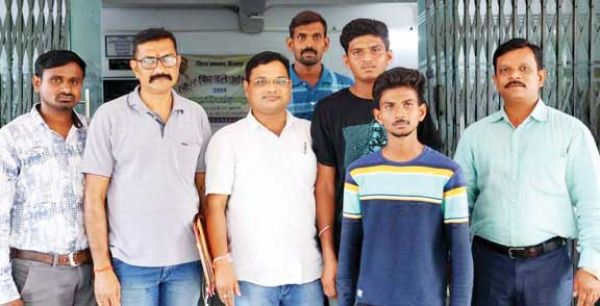 दिवंगत पत्रकार पी. संतोष के परिजनों को मिली आर्थिक सहायता