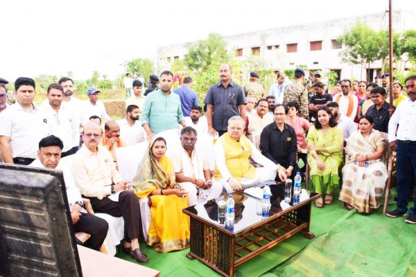 पर्यावरण संरक्षण व ग्राम विकास के लिए मिलकर करें कार्य- रमन  