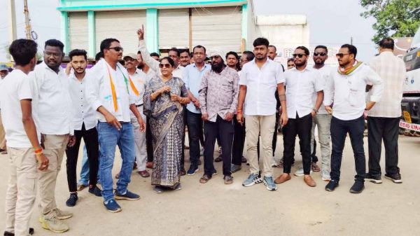 एनएसयूआई का नीट परीक्षा में धांधली के विरोध में प्रदर्शन, पुतला फूंका