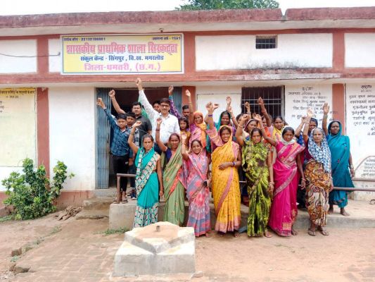 आदिवासी बाहुल्य दूरस्थ गांव के बच्चे भी अब सीखेंगे कंप्यूटर, पालकों ने उठाया जिम्मा