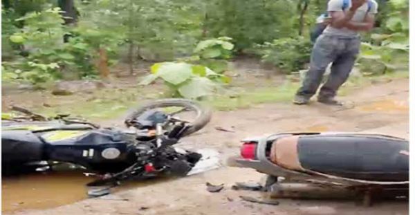 बाइकें भिड़ीं, 3 मौतें, 2 जख्मी