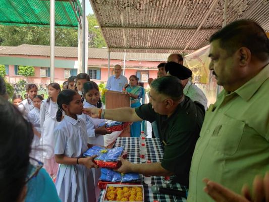 शासकीय कन्या उमावि में शाला प्रवेशोत्सव