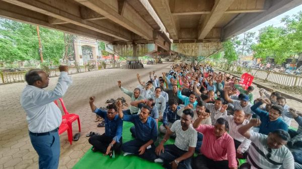 दूसरे दिन भी हड़ताल पर रहे पटवारी, कामकाज ठप