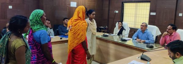 जनदर्शन में कलेक्टर ने सुनी समस्याएं, 32 आवेदन मिले