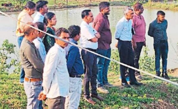 कलेक्टर ने विभिन्न योजनाओं  की प्रगति का किया निरीक्षण