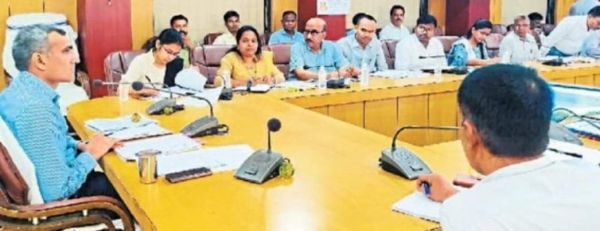 लंबे समय से दर्ज प्रकरणों को एक सप्ताह के भीतर निराकृत करने दिए निर्देश