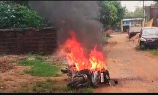इलेक्ट्रिक स्कूटी  में लगी आग
