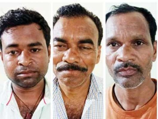 सार्वजानिक स्थानों पर शराब पीते 3 गिरफ्तार