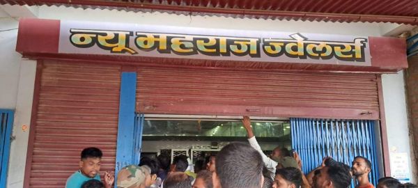 गैंदाटोला के जौहरी के दुकान में नगदी समेत लाखों के जेवरात पार