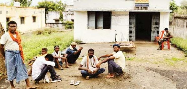 फांसी के फंदे पर लटकी मिली अधेड़ की लाश,जांच