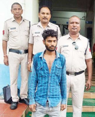 बस पकडऩे जा रही युवती से छेड़छाड़, आरोपी गिरफ्तार