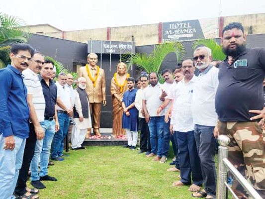 राजमाता देवेन्द्र कुमारी सिंहदेव की 91वीं जयंती पर दी श्रद्धांजलि, पौधरोपण भी