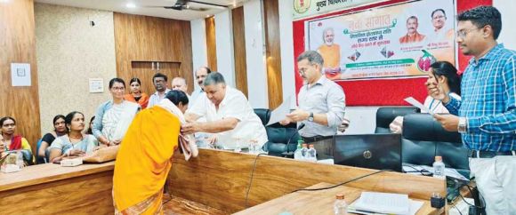 ऑनलाईन प्रोत्साहन राशि जारी, सरगुजा में 3300 मितानिनों को 4 करोड़ राशि का भुगतान सीधे उनके खातों में