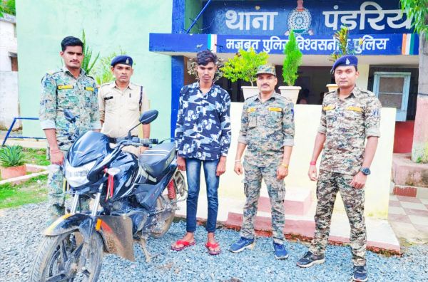शादी का झांसा देकर रेप, आरोपी और नाबालिग सहयोगी गिरफ्तार