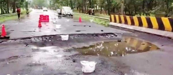 पुल क्षतिग्रस्त, रायपुर-जबलपुर मार्ग कई घंटों से बंद