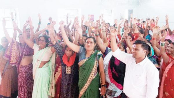 मध्याह्न भोजन रसोईया संघ की बैठक में बनी सरकार के खिलाफ आंदोलन की रणनीति