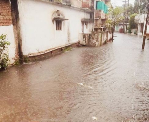 आम जनता मूलभूत सुविधाओं से वंचित