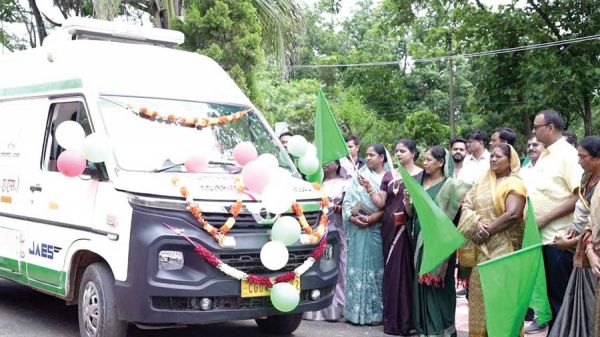 सीएम की घोषणा, 24 घंटे के अंदर जशपुर को मिले दो एंबुलेंस और एक शव वाहन