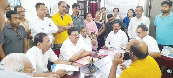 48 वार्डों में विसंगतिपूर्ण परिसीमन, पहले ही दिन 3 दर्जन आपत्तियां जमा