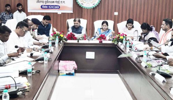 सांसद की मौजूदगी में डीएमएफ की बैठक