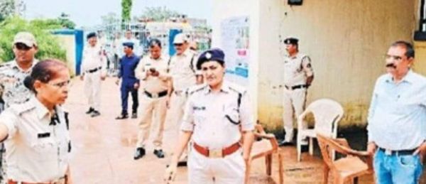 बैंक का ताला तोडक़र सीसी कैमरा व डीवीआर ले गए चोर 