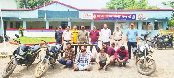 8 जुआरी गिरफ्तार, 2 लाख 31 हजार नगदी जब्त