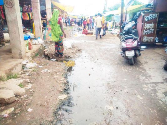 बोड़ला साप्ताहिक बाजार में जल भराव की समस्या