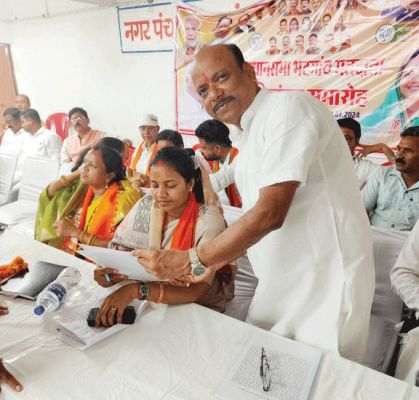  शिवनन्दनपुर को नपं बनाने ज्ञापन