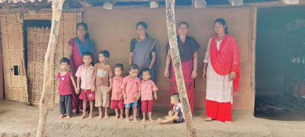 निजी घर के एक कमरे में दो आंगनबाड़ी केंद्र 