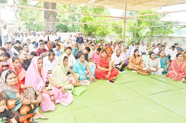 परसतराई में कृषक परिचर्चा सह कार्यशाला में शामिल हुईं कलेक्टर