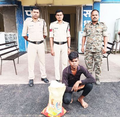 महुआ शराब संग आरोपी गिरफ्तार