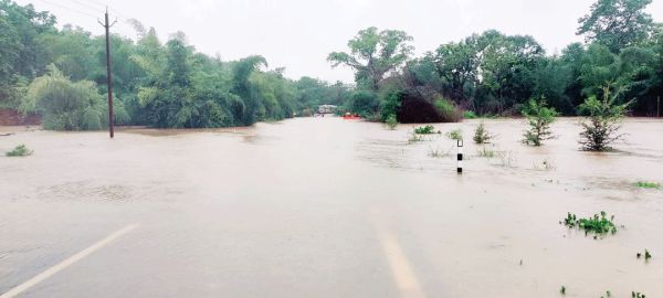 इंद्रावती व रामपुरम के बैक वाटर ने किया हाइवे बाधित, तालपेरु भी उफान पर