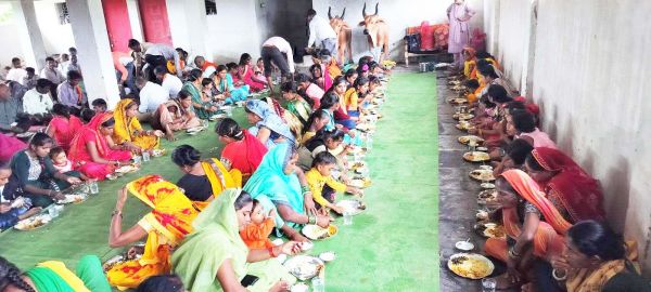 श्री सिद्धिविनायक आश्रम में गुरु पूर्णिमा पर गुरु पूजन