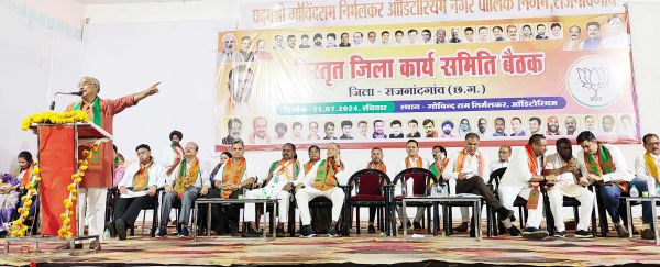 संविधान को तोडऩे व बदलने वाले लोग  संविधान से खिलवाड़ कर रहे हैं- चंदूलाल