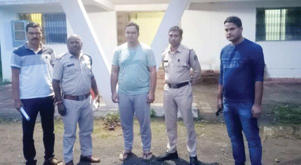 ठगी का आरोपी गिरफ्तार