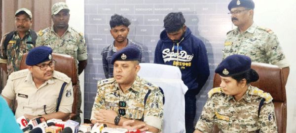 ढाबा के सामने नगदी-बाइक लूट, दो गिरफ्तार, एक फरार