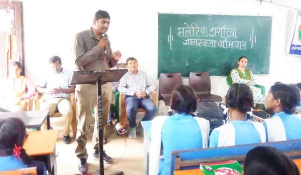 स्कूली बच्चों को दी मलेरिया-डायरिया से बचाव की जानकारी